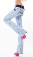 Modische Bootcut-Jeans mit Stretch-Gürtel in ice blue